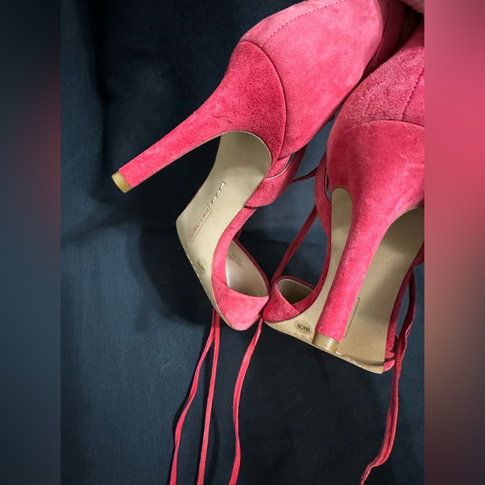 Vince Camuto Red Suede Women's Heels - Picture 7 of 8